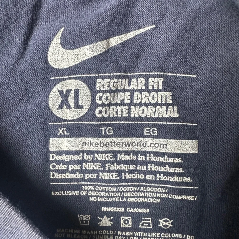 Nike T-Shirt Mens XL Navy Blue Performance  Embroidered Swoosh Logo Regular Fit